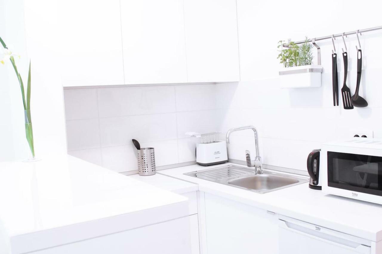 New Central Light Apartment With Private Parking ノヴィ・サド エクステリア 写真
