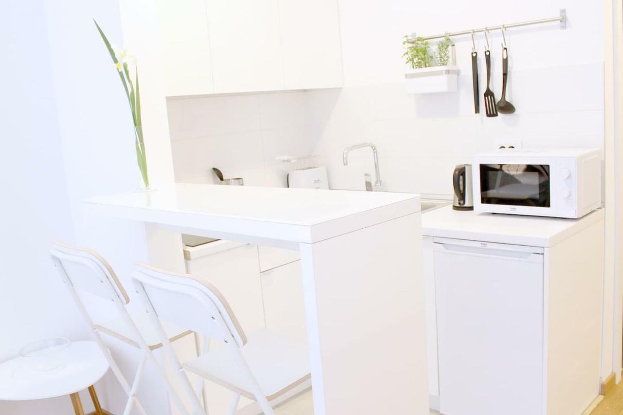 New Central Light Apartment With Private Parking ノヴィ・サド エクステリア 写真